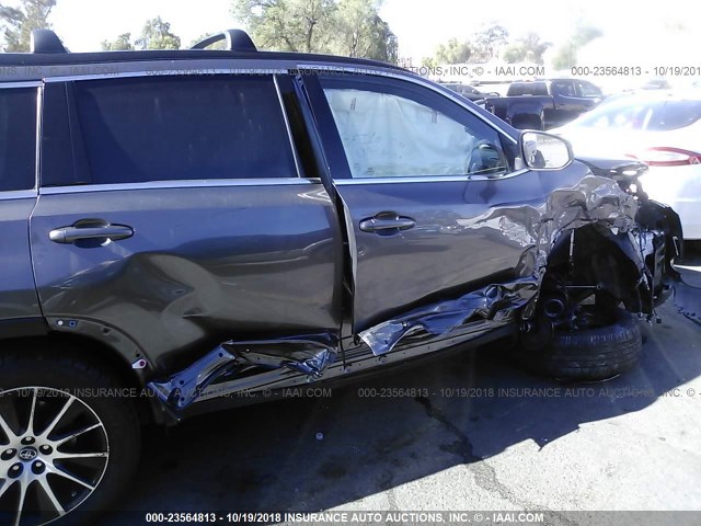 5TDKZRFH4HS514541 - 2017 TOYOTA HIGHLANDER SE/XLE GRAY photo 6