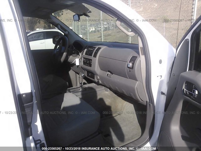 1N6BD0CT2CC430356 - 2012 NISSAN FRONTIER S/SV WHITE photo 5