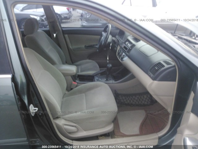 4T1BE32K12U502808 - 2002 TOYOTA CAMRY LE/XLE/SE GREEN photo 5