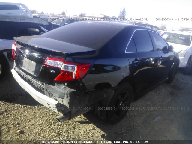 4T1BF1FK6CU110257 - 2012 TOYOTA CAMRY SE/LE/XLE BLACK photo 4