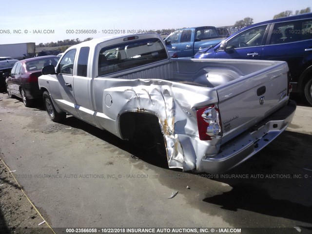 1D3HW32P19S817130 - 2009 DODGE DAKOTA SXT SILVER photo 3