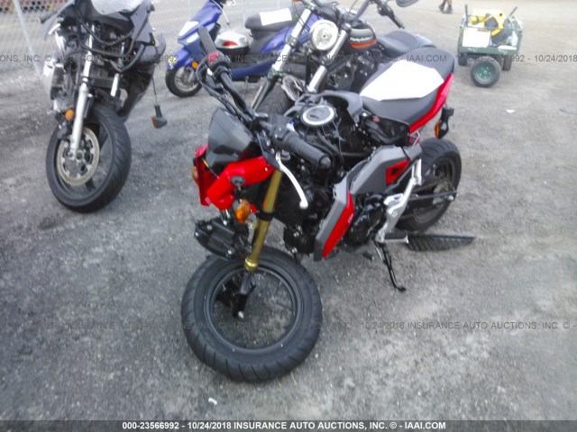 MLHJC7514J5000980 - 2018 HONDA GROM RED photo 2