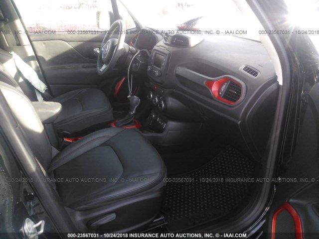 ZACCJBCB3HPF23599 - 2017 JEEP RENEGADE TRAILHAWK BLACK photo 5