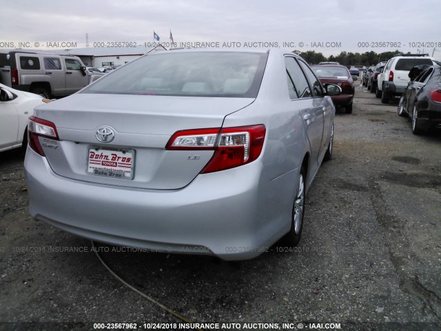 4T4BF1FK5ER442909 - 2014 TOYOTA CAMRY L/SE/LE/XLE SILVER photo 4