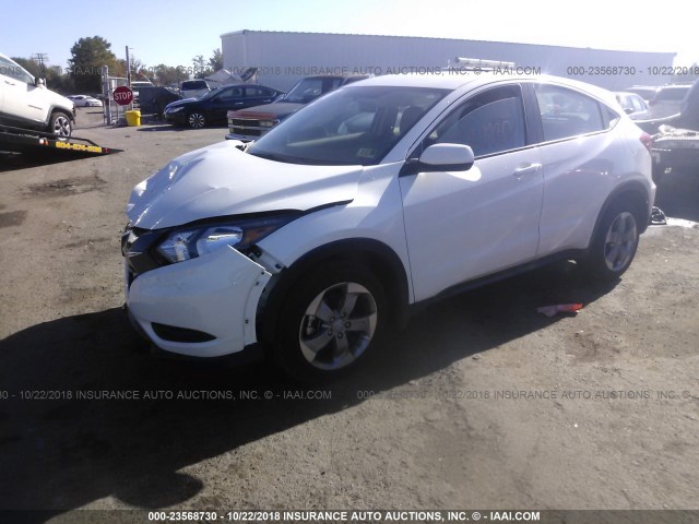 3CZRU6H32JM717263 - 2018 HONDA HR-V LX WHITE photo 2