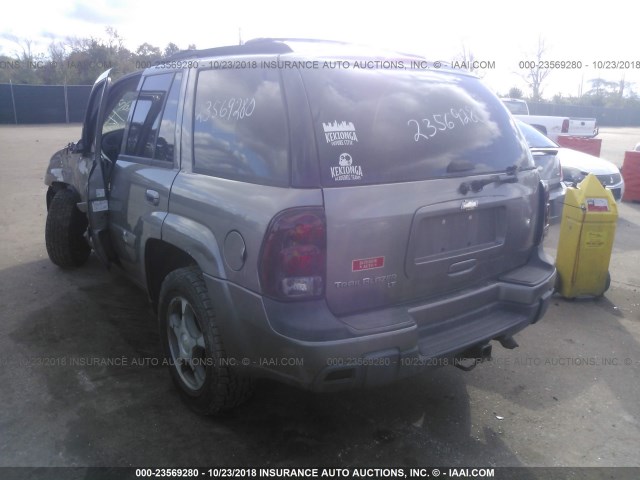 1GNDT13S552280383 - 2005 CHEVROLET TRAILBLAZER LS/LT GRAY photo 3