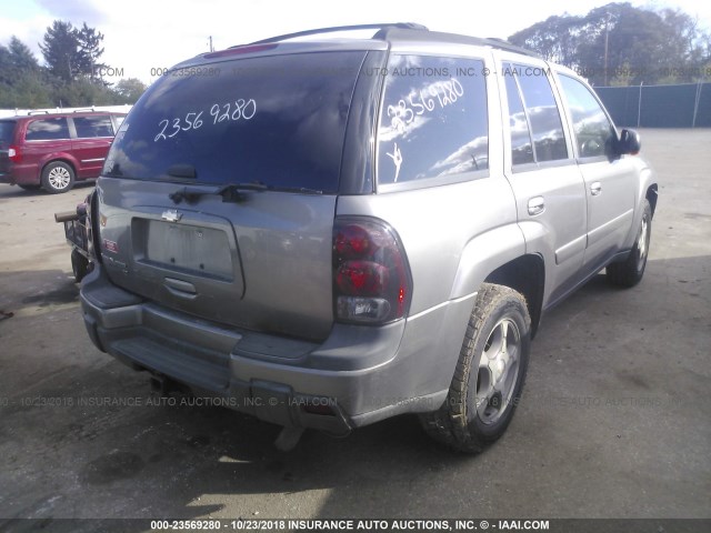 1GNDT13S552280383 - 2005 CHEVROLET TRAILBLAZER LS/LT GRAY photo 4