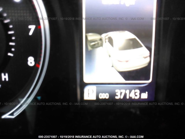 4T1BF1FK1GU174552 - 2016 TOYOTA CAMRY LE/XLE/SE/XSE WHITE photo 7