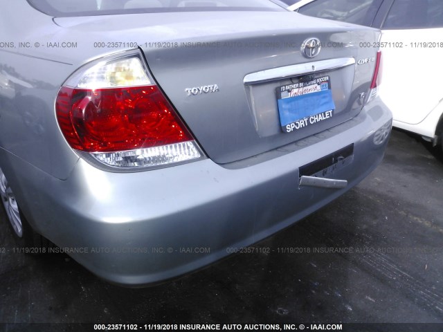 4T1BF32K95U614273 - 2005 TOYOTA CAMRY LE/XLE/SE GRAY photo 6