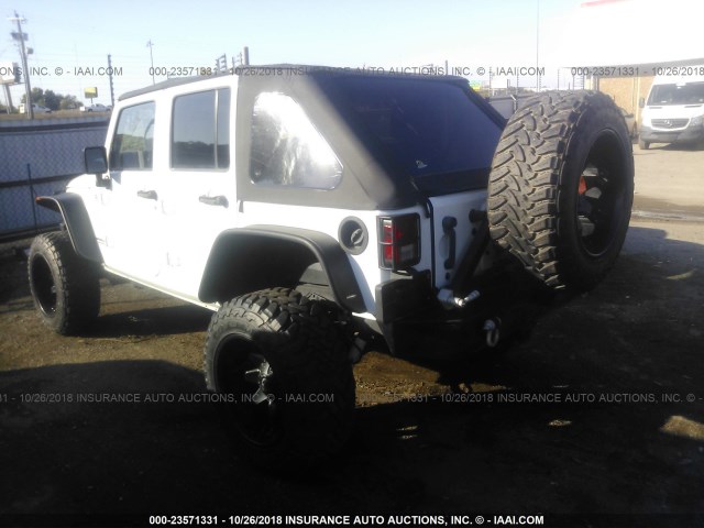 1C4BJWDG5FL502641 - 2015 JEEP WRANGLER UNLIMITED SPORT WHITE photo 3