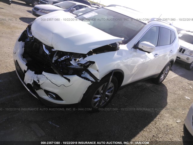 5N1AT2MTXFC860146 - 2015 NISSAN ROGUE S/SL/SV WHITE photo 2