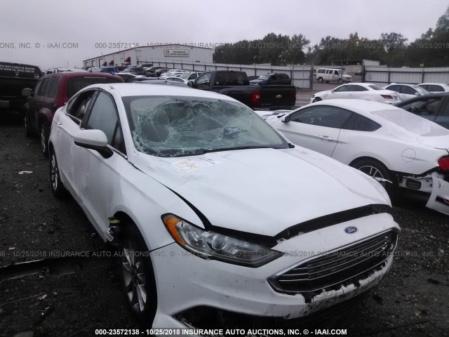 3FA6P0H77HR246908 - 2017 FORD FUSION SE WHITE photo 1