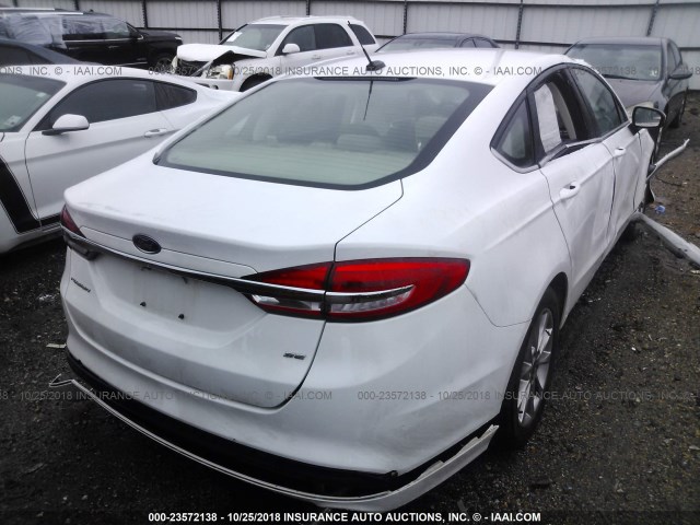 3FA6P0H77HR246908 - 2017 FORD FUSION SE WHITE photo 4