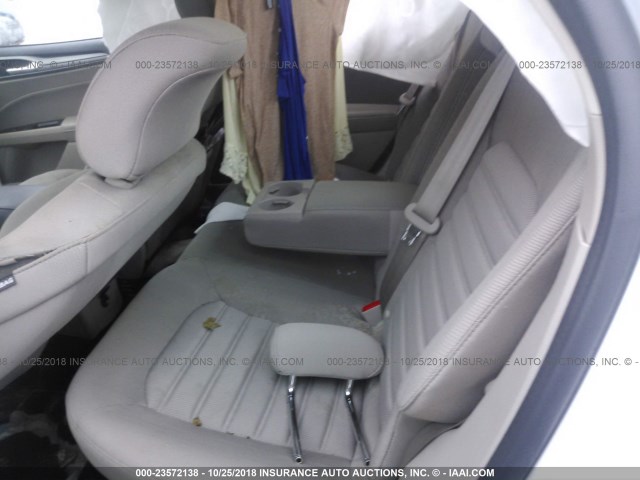 3FA6P0H77HR246908 - 2017 FORD FUSION SE WHITE photo 8