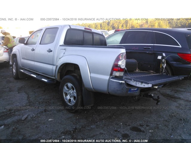 3TMJU4GN6BM122119 - 2011 TOYOTA TACOMA DOUBLE CAB PRERUNNER SILVER photo 3