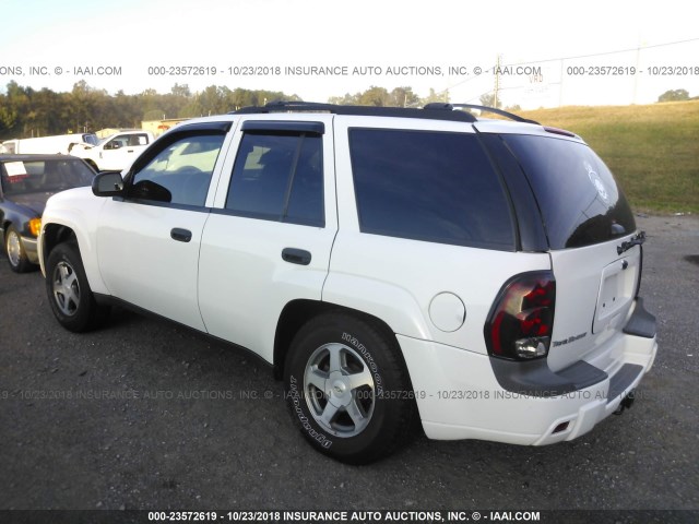 1GNDT13S652232441 - 2005 CHEVROLET TRAILBLAZER LS/LT WHITE photo 3