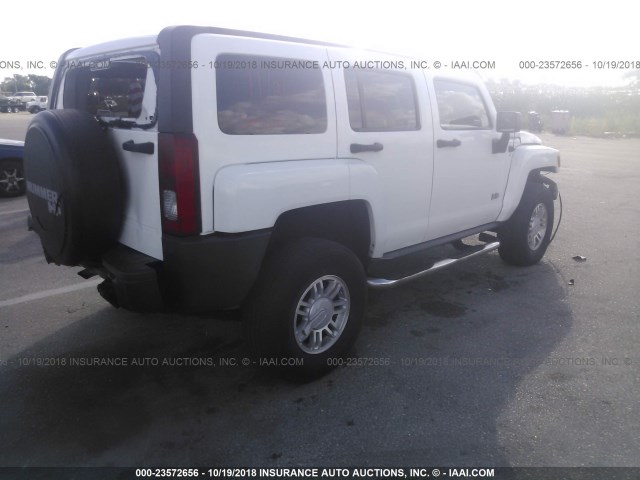 5GTDN13E178223328 - 2007 HUMMER H3 WHITE photo 4