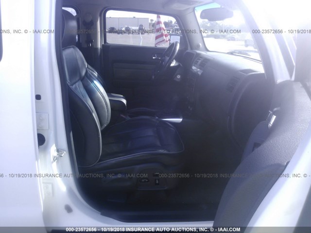 5GTDN13E178223328 - 2007 HUMMER H3 WHITE photo 5