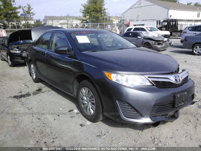 4T4BF1FK9DR307026 - 2013 TOYOTA CAMRY L/SE/LE/XLE GRAY photo 1