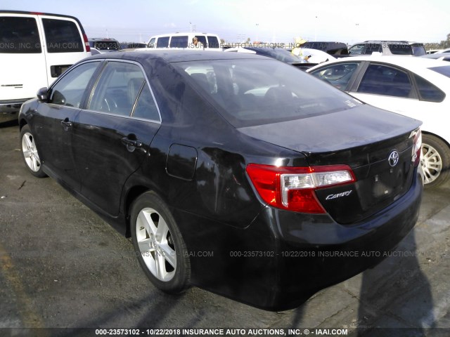 4T1BF1FK9EU754600 - 2014 TOYOTA CAMRY L/SE/LE/XLE Qara foto 3