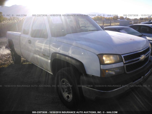 1GCHC29U57E102662 - 2007 CHEVROLET SILVERADO C2500 HEAVY DUTY WHITE photo 1