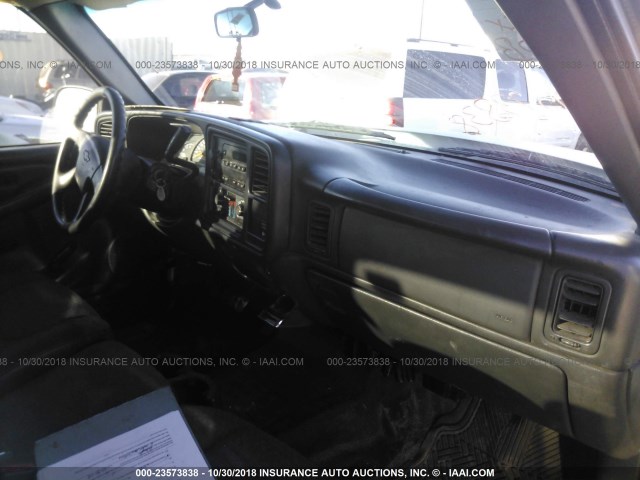 1GCHC29U57E102662 - 2007 CHEVROLET SILVERADO C2500 HEAVY DUTY WHITE photo 5