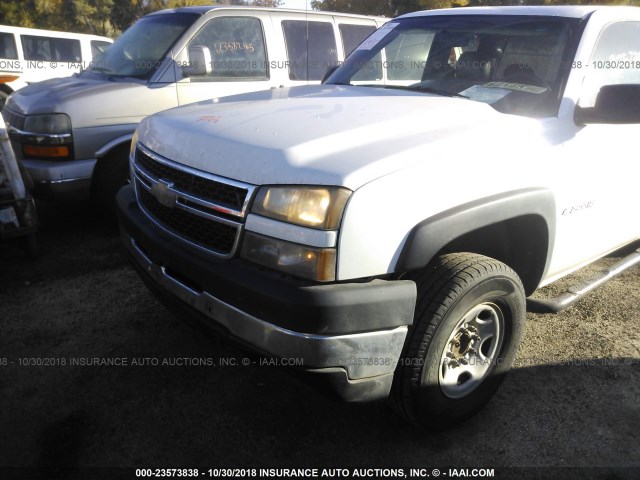 1GCHC29U57E102662 - 2007 CHEVROLET SILVERADO C2500 HEAVY DUTY WHITE photo 6