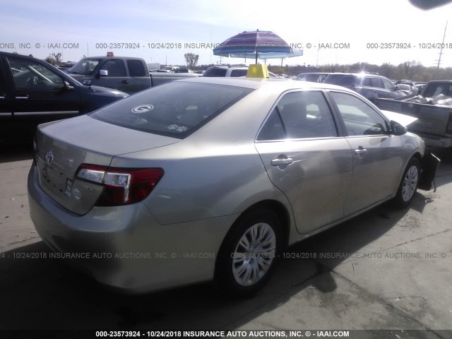 4T1BF1FKXEU398867 - 2014 TOYOTA CAMRY L/SE/LE/XLE 银色 照片 4