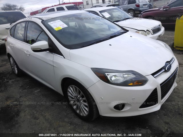 1FAHP3N2XCL245214 - 2012 FORD FOCUS TITANIUM WHITE photo 1