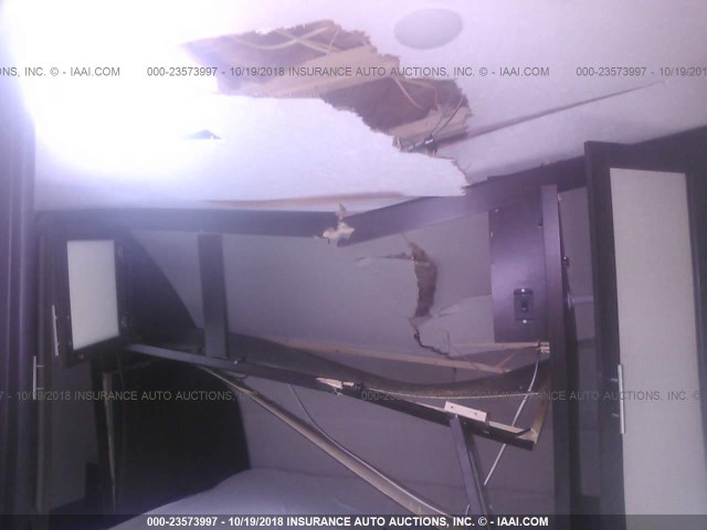 5ZT2LCZB6JB009229 - 2018 FOREST RIVER 339BDHDLACROSSE  棕色 照片 6