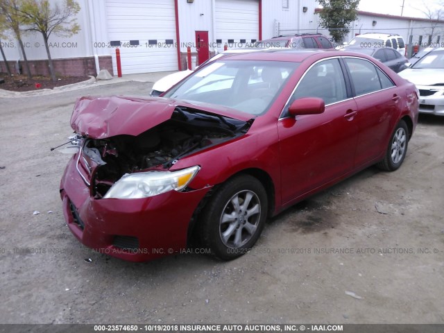 4T4BF3EK3AR078528 - 2010 TOYOTA CAMRY SE/LE/XLE RED photo 2