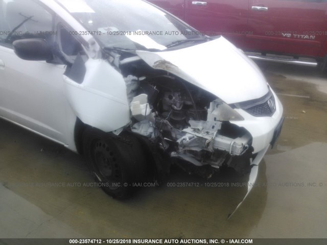 JHMGE8H31BC025275 - 2011 HONDA FIT WHITE photo 6