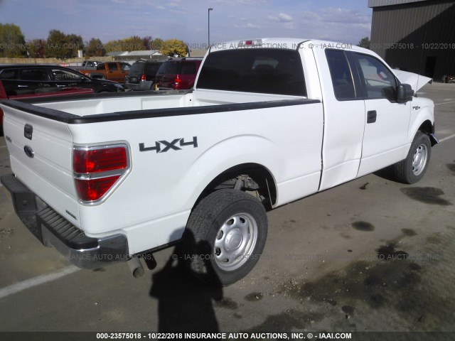 1FTFX1EFXCFC81623 - 2012 FORD F150 SUPER CAB WHITE photo 4