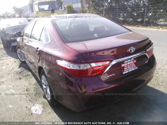 4T1BF1FK0GU587935 - 2016 TOYOTA CAMRY LE/XLE/SE/XSE RED photo 3