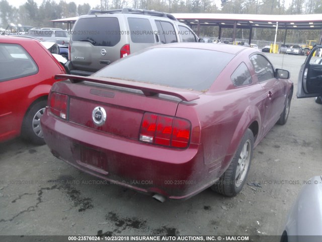 1ZVFT82H155141606 - 2005 FORD MUSTANG GT RED photo 4