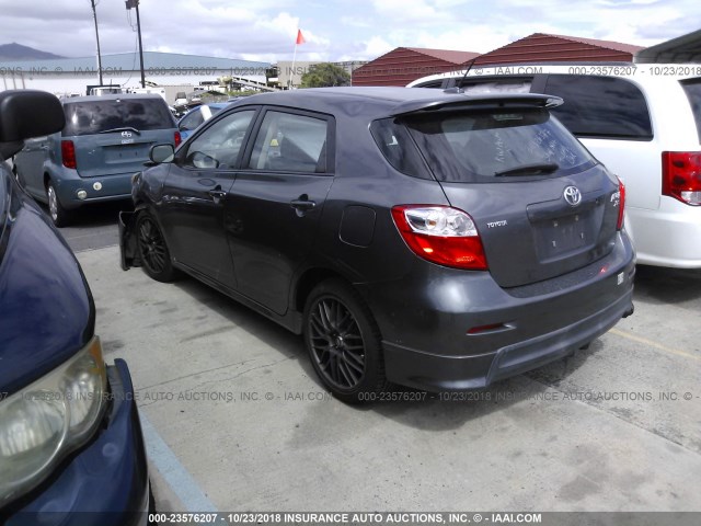 2T1ME4EE8AC006330 - 2010 TOYOTA COROLLA MATRIX XRS GRAY photo 3