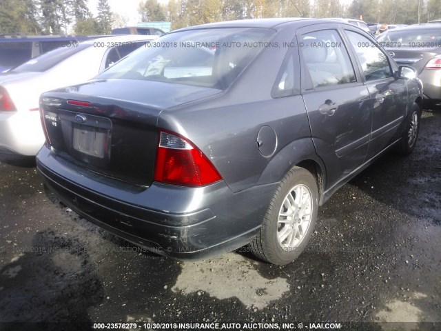 1FAFP34N87W322220 - 2007 FORD FOCUS ZX4/S/SE/SES GRAY photo 4