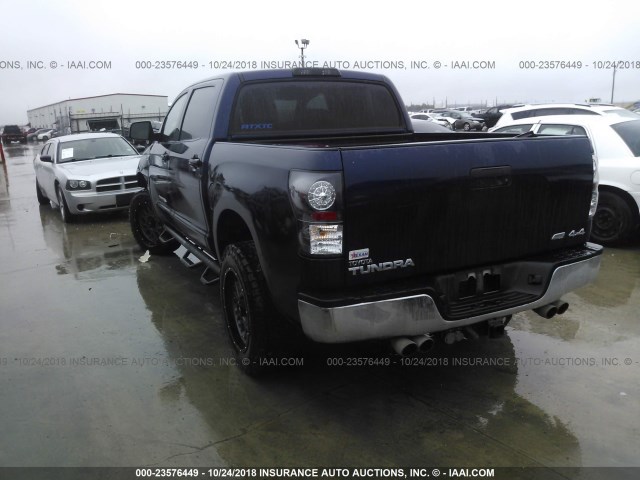 5TFDW5F11CX262733 - 2012 TOYOTA TUNDRA CREWMAX SR5 BLACK photo 3