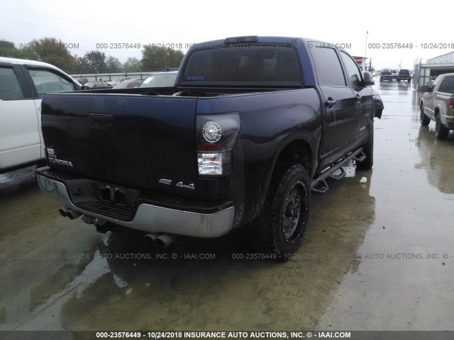 5TFDW5F11CX262733 - 2012 TOYOTA TUNDRA CREWMAX SR5 BLACK photo 4