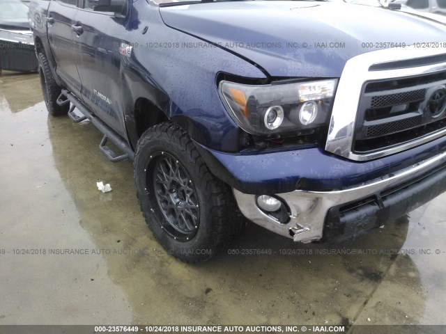 5TFDW5F11CX262733 - 2012 TOYOTA TUNDRA CREWMAX SR5 BLACK photo 6