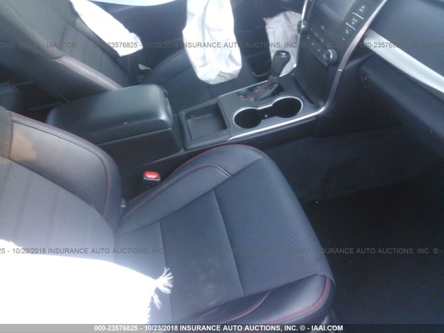 4T1BF1FK0GU213079 - 2016 TOYOTA CAMRY LE/XLE/SE/XSE BLACK photo 5