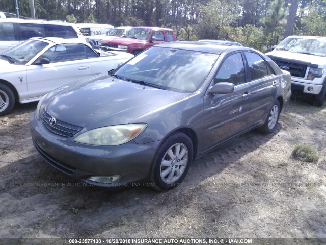 4T1BF32K84U586562 - 2004 TOYOTA CAMRY LE/XLE/SE GRAY photo 2