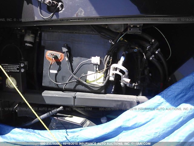 4UZFCUCY0ACAR5328 - 2010 FREIGHTLINER CHASSIS XC თეთრი ფოტო 10