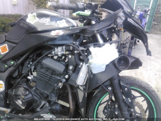 JKAEX8A16GDA28635 - 2016 KAWASAKI EX300 A GRAY photo 5