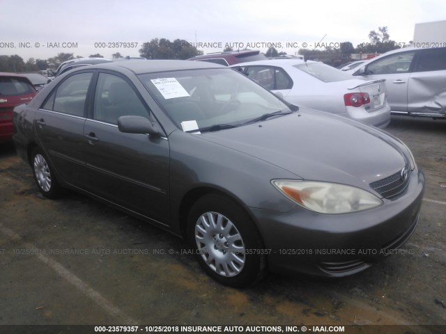 4T1BE32K42U535589 - 2002 TOYOTA CAMRY LE/XLE/SE GRAY photo 1