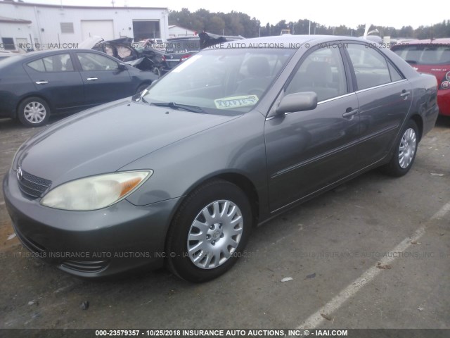 4T1BE32K42U535589 - 2002 TOYOTA CAMRY LE/XLE/SE GRAY photo 2