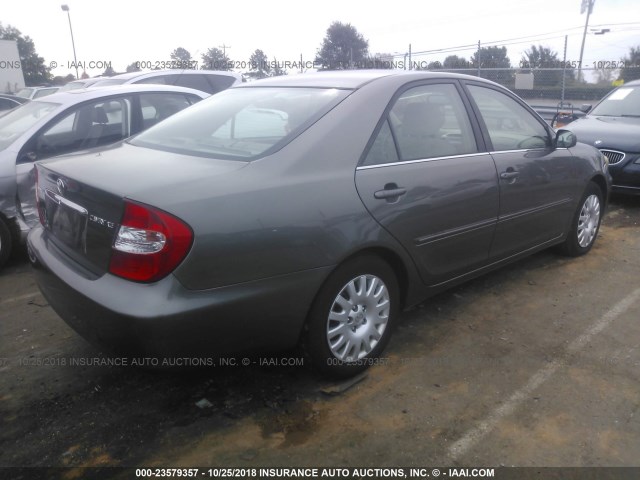 4T1BE32K42U535589 - 2002 TOYOTA CAMRY LE/XLE/SE GRAY photo 4