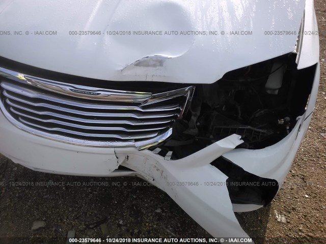 2C4RC1BG4DR638343 - 2013 CHRYSLER TOWN & COUNTRY TOURING WHITE photo 6