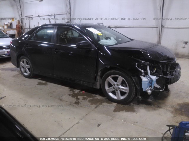 4T1BF1FK5EU368224 - 2014 TOYOTA CAMRY L/SE/LE/XLE შავი ფოტო 1