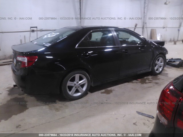 4T1BF1FK5EU368224 - 2014 TOYOTA CAMRY L/SE/LE/XLE შავი ფოტო 4